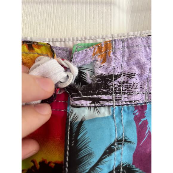 B. Split Tropical Hawaiian Palm Board Shorts - Picture 5 of 8